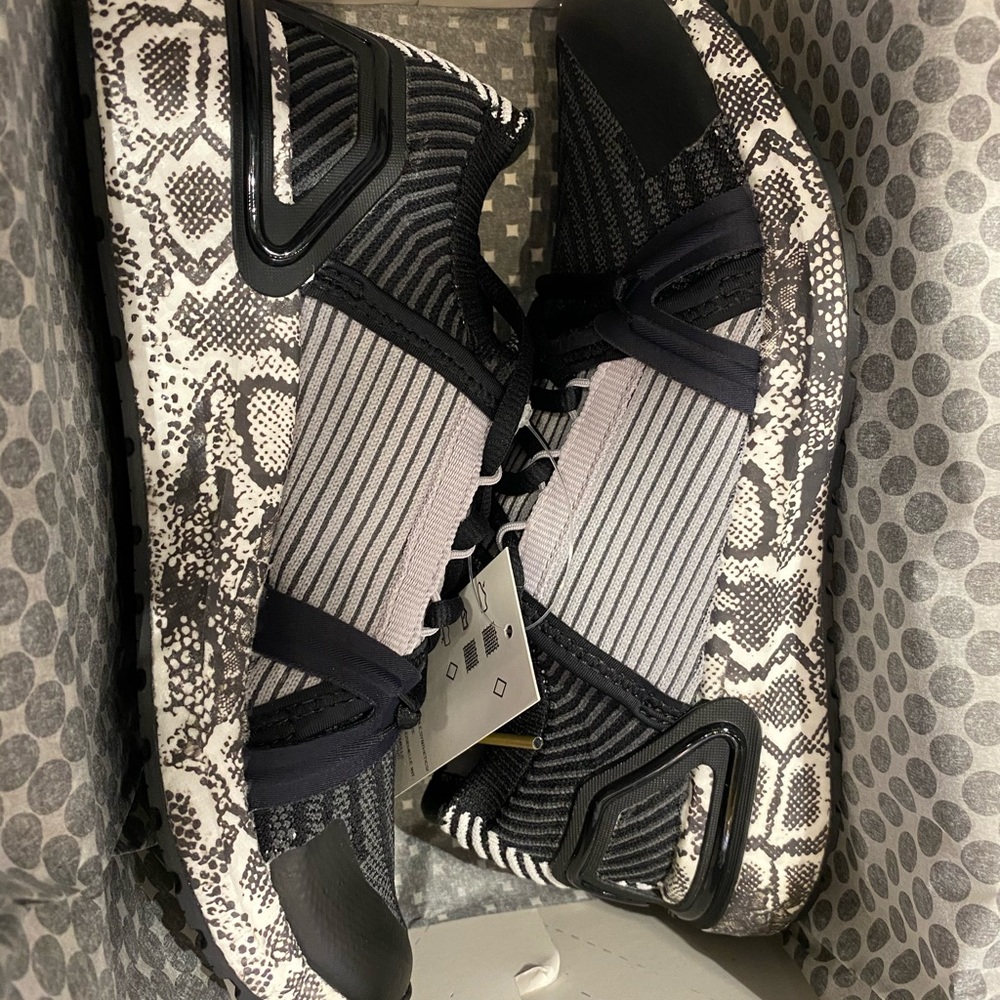 NIB ADIDAS ULTRABOOST 20 S by Stella McCartney